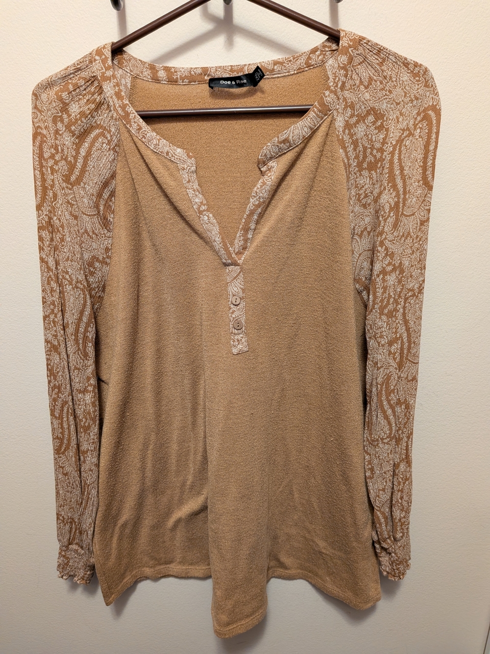 Doe & Rae Tan Paisley-Sleeve Henley Top
